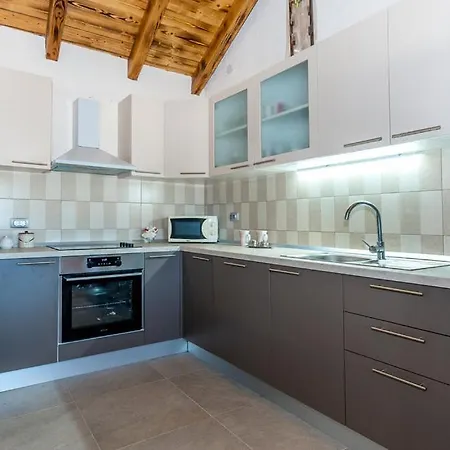 Vila Stari Dvori Villa *