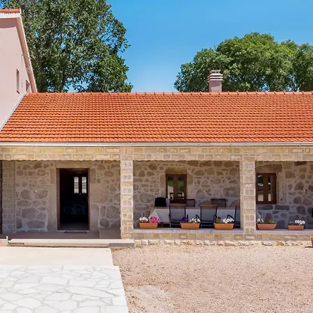 Villa Vila Stari Dvori *