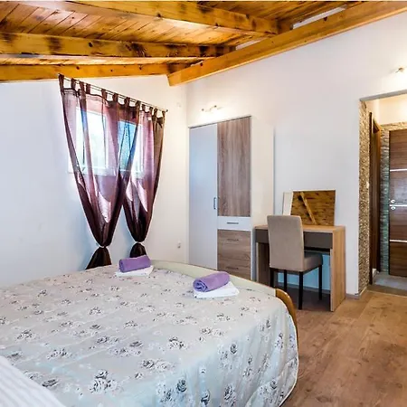 Vila Stari Dvori *